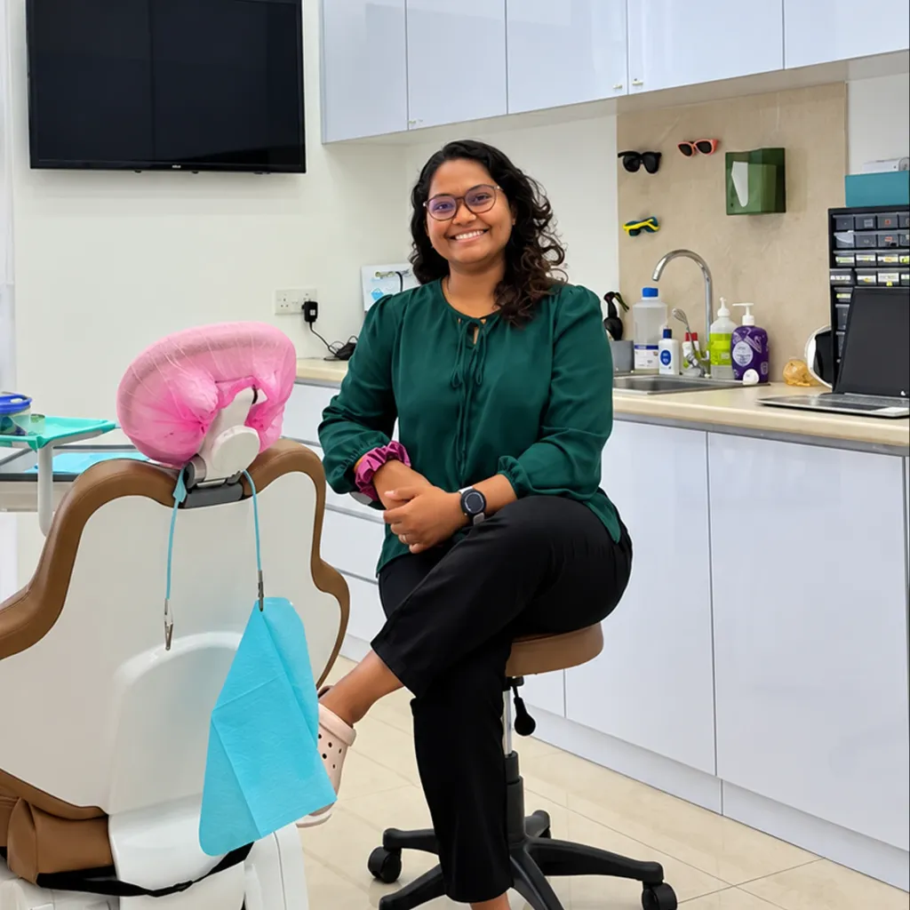 Dr. Dhinaadhevy